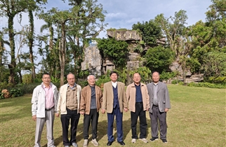 爱润桑榆晚，情暖夕阳红——我校举行退休教工联谊活动