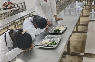 筑牢食安防线 守护师生“舌尖安全”——我校全面落实春季学期食品安全“六个一”工作措施
