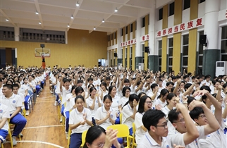 唱响青春旋律，飞扬英语音韵——我校学习习惯养成教育系列活动之英语歌唱比赛圆满落幕