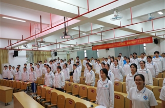 入团启新程 习惯筑未来——我校举行新团员入团宣誓仪式